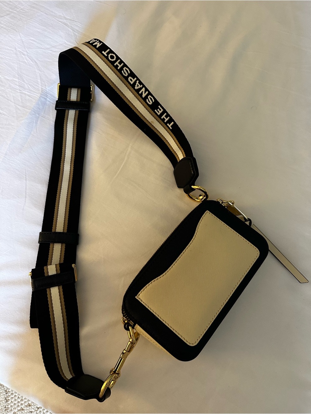 Marc Jacobs Cream Snapshot Camera Crossbody with Striped Black Strap - Picture 3 of 9